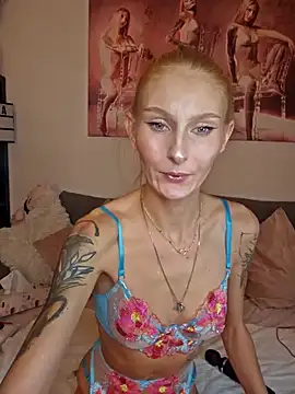 Snapshot of LessiaMia chatting on 17, 12, 2024 LessiaMia online show from 17, 12, 2024