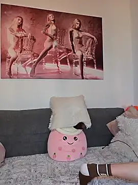 Snapshot of LessiaMia chatting on 16, 1, 2025 LessiaMia online show from 16, 1, 2025