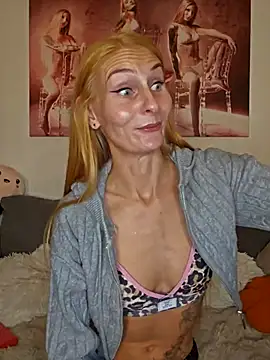 Snapshot of LessiaMia chatting on 26, 10, 2025 LessiaMia online show from 26, 10, 2025