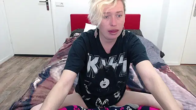 Snapshot of cumfun chatting on 7, 3, 2025 cumfun online show from 7, 3, 2025