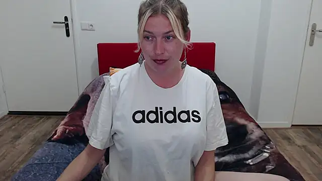 Snapshot of cumfun chatting on 12, 3, 2025 cumfun online show from 12, 3, 2025