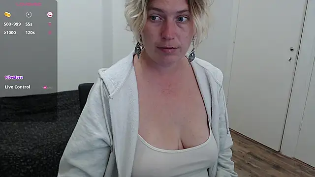 Snapshot of cumfun chatting on 8, 10, 2025 cumfun online show from 8, 10, 2025