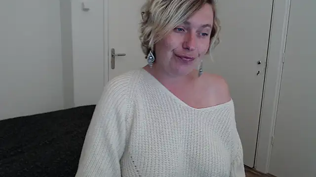 Snapshot of cumfun chatting on 20, 10, 2025 cumfun online show from 20, 10, 2025