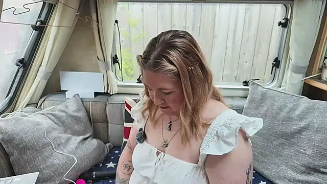 British  Rosie online show from 15, 5, 2026