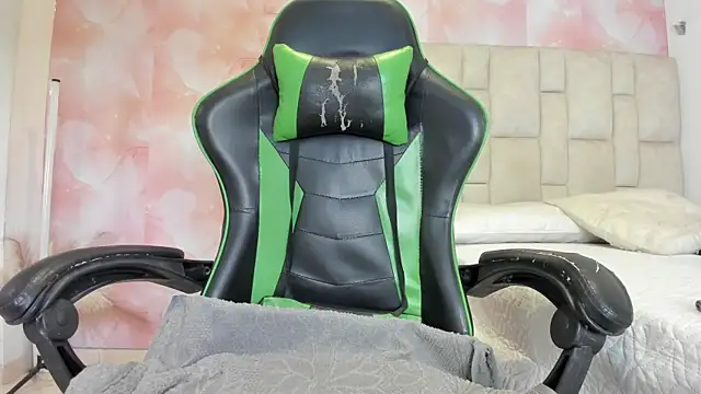 aida rose  online show from 13, 4, 2026