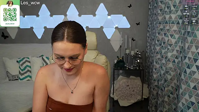 Snapshot of HarleyDeess chatting on 2, 2, 2025 HarleyDeess online show from 2, 2, 2025