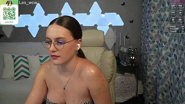 Snapshot of HarleyDeess chatting on 20, 2, 2025 HarleyDeess online show from 20, 2, 2025