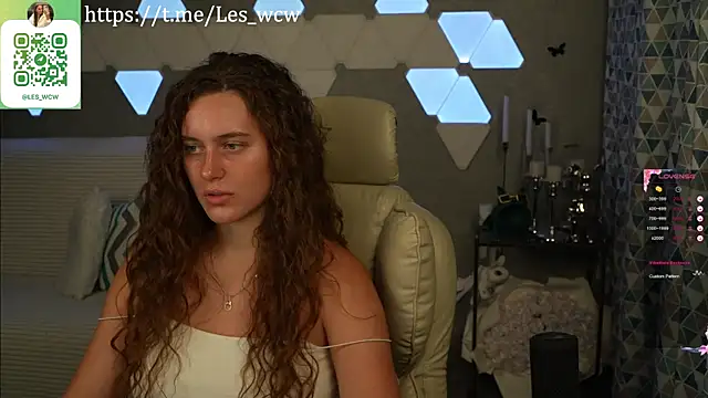 Snapshot of HarleyDeess chatting on 6, 10, 2025 HarleyDeess online show from 6, 10, 2025