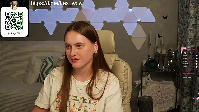 Snapshot of HarleyDeess chatting on 23, 10, 2025 HarleyDeess online show from 23, 10, 2025