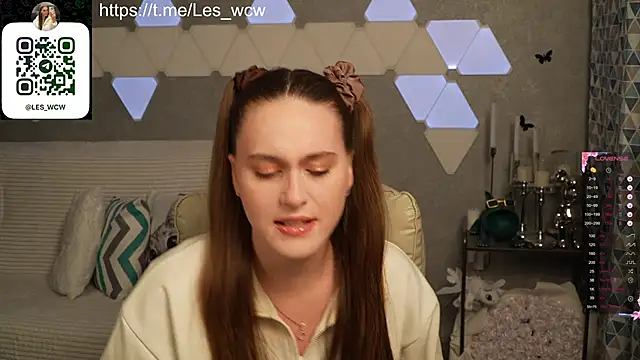 Snapshot of HarleyDeess chatting on 25, 10, 2025 HarleyDeess online show from 25, 10, 2025