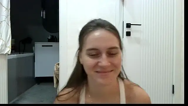 Snapshot of HarleyDeess chatting on 2, 11, 2025 HarleyDeess online show from 2, 11, 2025