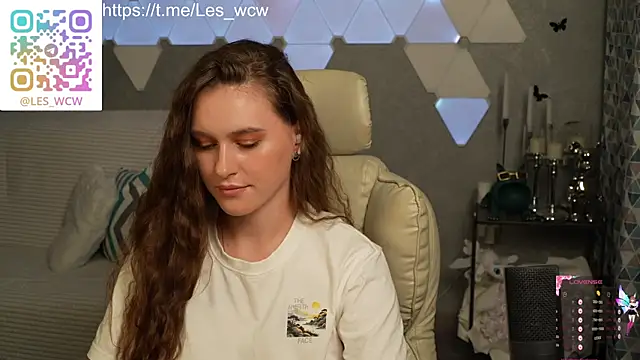 Snapshot of HarleyDeess chatting on 5, 11, 2025 HarleyDeess online show from 5, 11, 2025