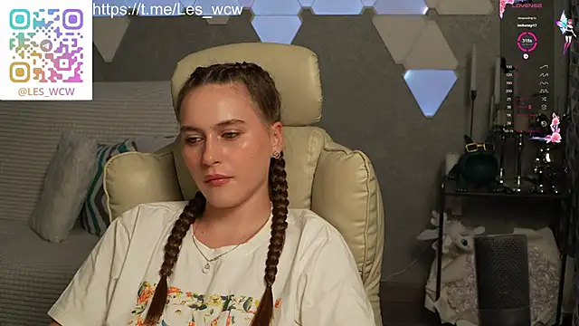 Snapshot of HarleyDeess chatting on 26, 11, 2025 HarleyDeess online show from 26, 11, 2025