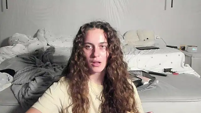 Snapshot of HarleyDeess chatting on 15, 12, 2025 HarleyDeess online show from 15, 12, 2025