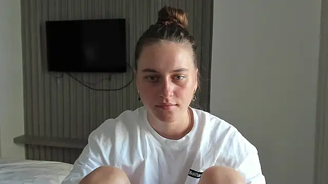 Snapshot of HarleyDeess chatting on 23, 2, 2026 HarleyDeess online show from 23, 2, 2026