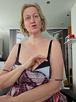 Snapshot of MarleneBloem chatting on 6, 3, 2026 MarleneBloem online show from 6, 3, 2026