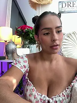 Snapshot of Mau_White chatting on 21, 1, 2025 Mau White online show from 21, 1, 2025