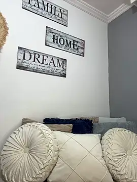 Snapshot of Mau_White chatting on 4, 2, 2025 Mau White online show from 4, 2, 2025