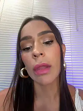 Snapshot of Mau_White chatting on 12, 3, 2025 Mau White online show from 12, 3, 2025