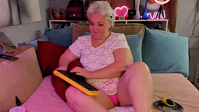 ShannaKingson online show from 5, 8, 2026