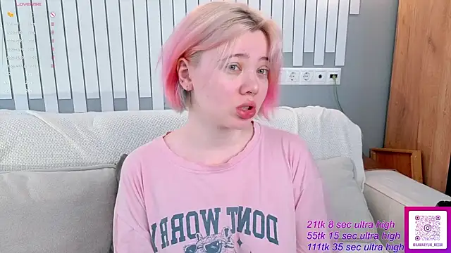   KawaiiYuki   online show from 24, 4, 2026