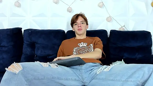 daniel hot03 online show from 9, 2, 2025