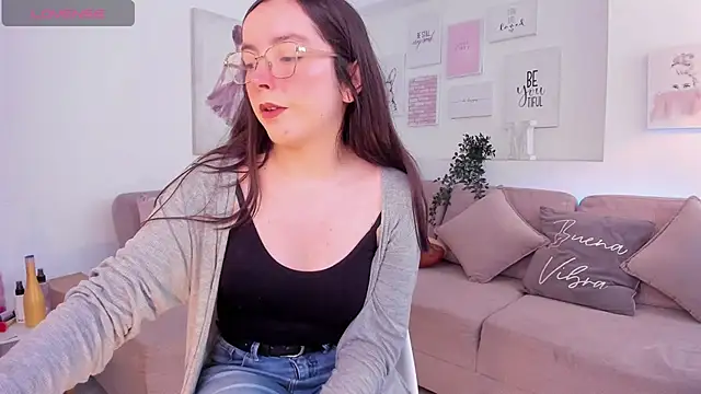 Snapshot of ana_ev chatting on 7, 12, 2024 ana ev online show from 7, 12, 2024