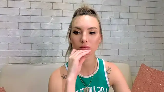 MiaMinx online show from 7, 2, 2025