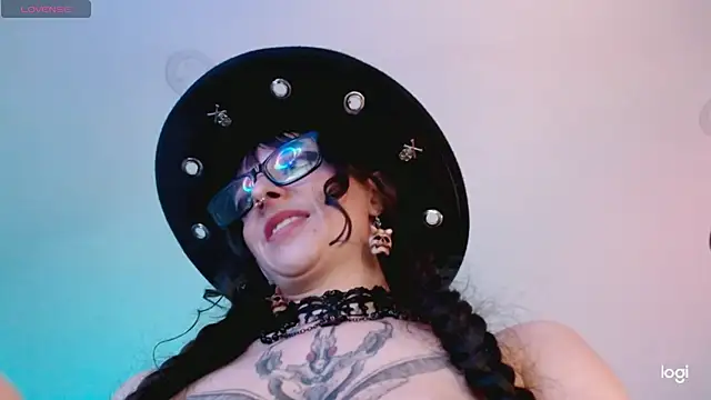 Kizzuky online show from 22, 2, 2025