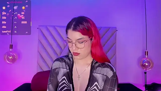 Snapshot of EmmaSwift_ chatting on 5, 12, 2025 EmmaSwift online show from 5, 12, 2025