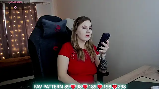 Olivia Munk online show from 12, 3, 2025