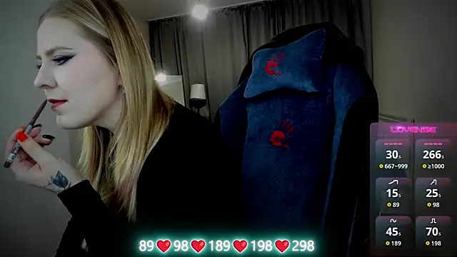 Olivia Munk online show from 7, 10, 2025