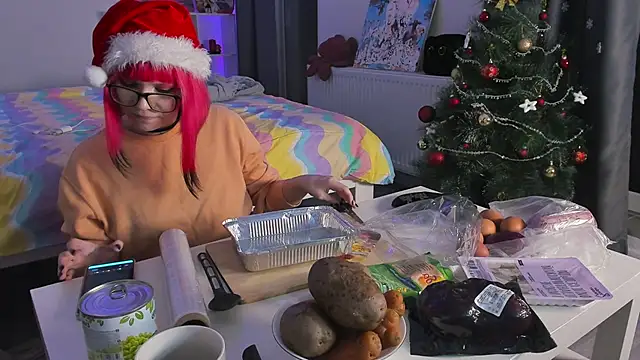 Yumi Youkai online show from 31, 12, 2024