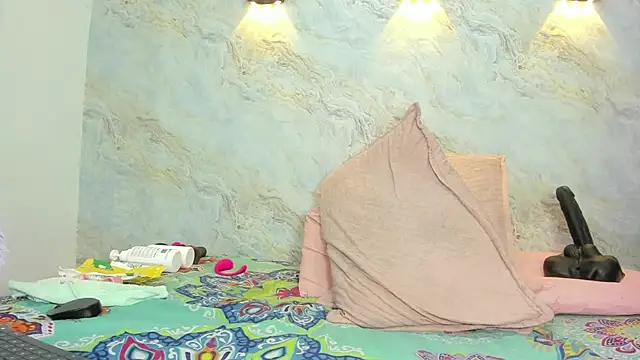 jones maddy  online show from 14, 3, 2025