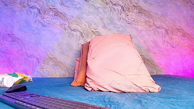 jones maddy  online show from 21, 10, 2025