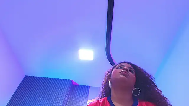 jones maddy  online show from 4, 12, 2025