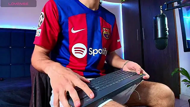 Snapshot of kuzzcoo chatting on 28, 9, 2025 kuzzcoo online show from 28, 9, 2025