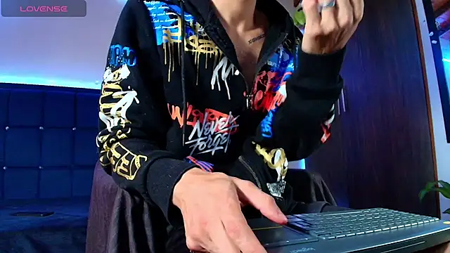 Snapshot of kuzzcoo chatting on 29, 9, 2025 kuzzcoo online show from 29, 9, 2025