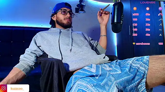 Snapshot of kuzzcoo chatting on 1, 10, 2025 kuzzcoo online show from 1, 10, 2025