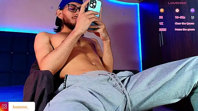 Snapshot of kuzzcoo chatting on 18, 11, 2025 kuzzcoo online show from 18, 11, 2025