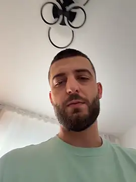 ElChapoGuzman95 online show from 12, 2, 2026