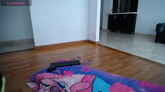 Snapshot of tiffany__pink chatting on 9, 11, 2025 tiffany pink online show from 9, 11, 2025