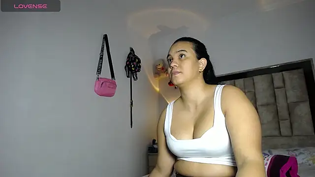 Snapshot of tiffany__pink chatting on 20, 11, 2025 tiffany pink online show from 20, 11, 2025