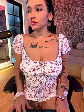 HannahW  online show from 11, 9, 2025