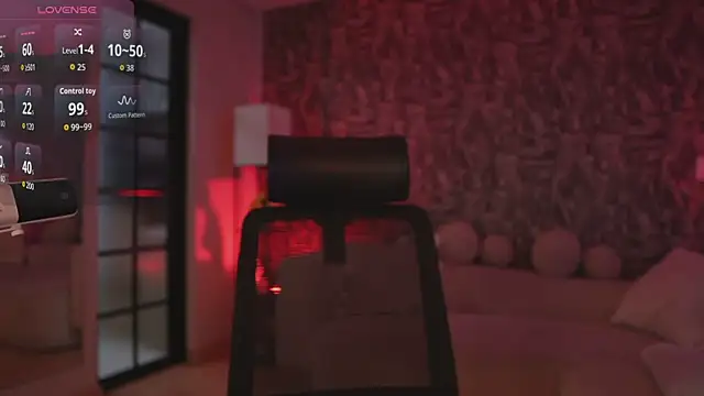 HannahW  online show from 21, 9, 2025