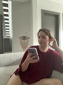 Nura n Sarah online show from 10, 1, 2025