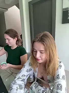 Nura n Sarah online show from 20, 3, 2025