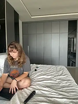 Nura n Sarah online show from 28, 11, 2025