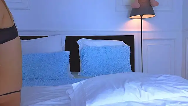 NicoleMarani online show from 20, 12, 2024