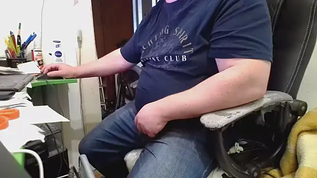 Snapshot of tipko123 chatting on 11, 10, 2025 tipko123 online show from 11, 10, 2025